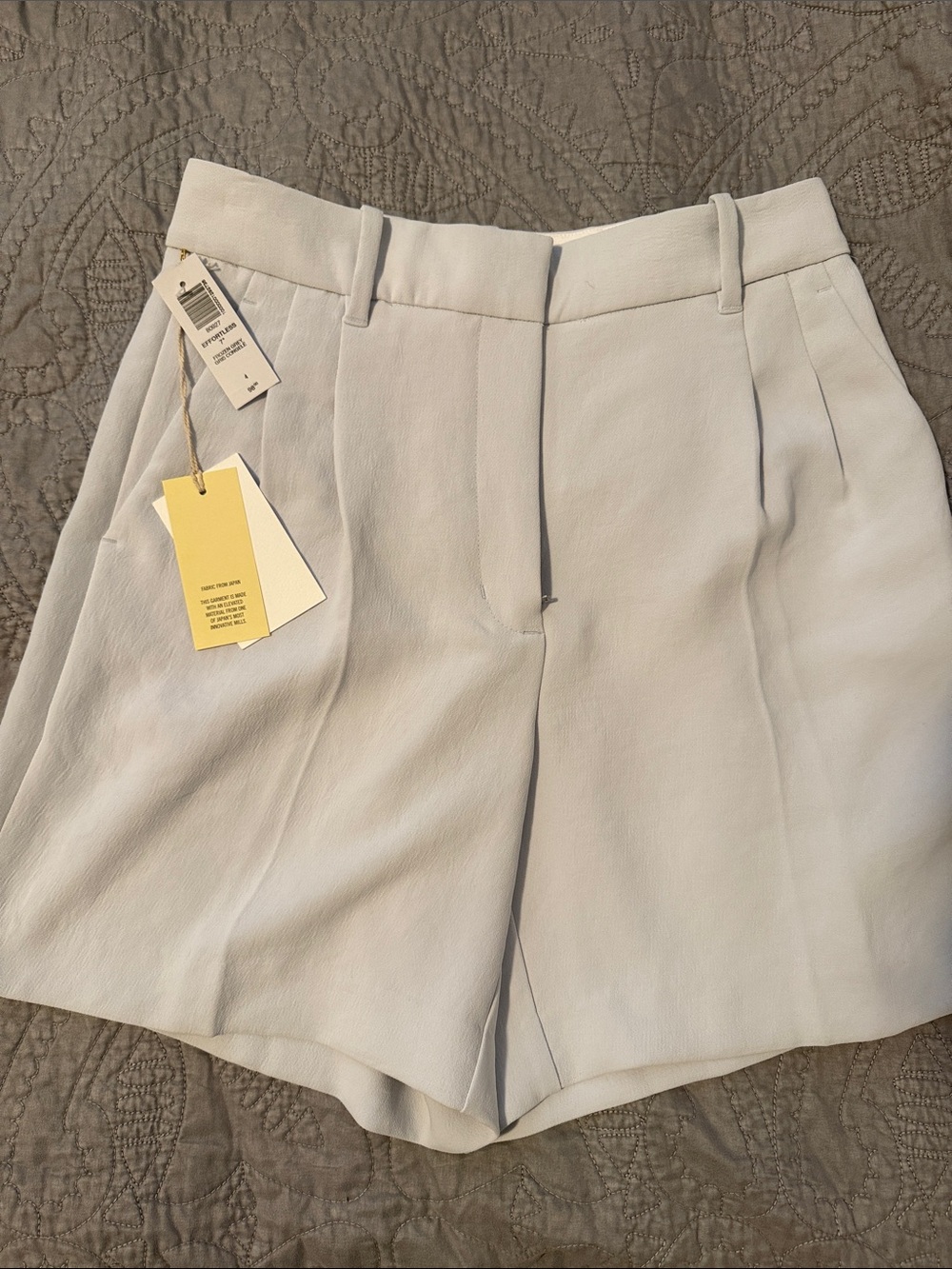 Aritzia Wilfred 7 inch effortless shorts